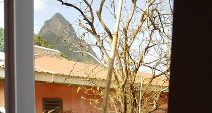 Privates, modernes Cottage für Selbstversorger mit 1 Schlafzimmer im Herzen von Soufrière