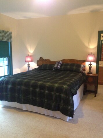 Master bdrm with bthrm, jacuzzi, deck, living room and kitchen. $200.