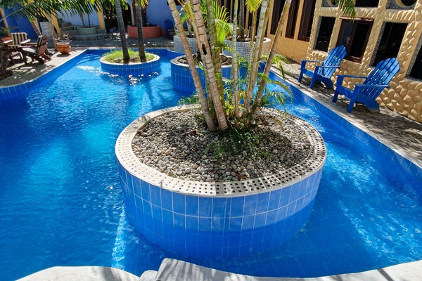 Piscina coberta i piscina a l'aire lliure