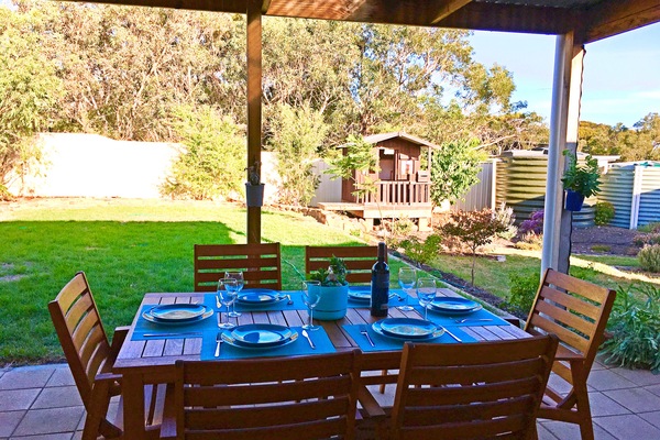 屋外ダイニングエリア