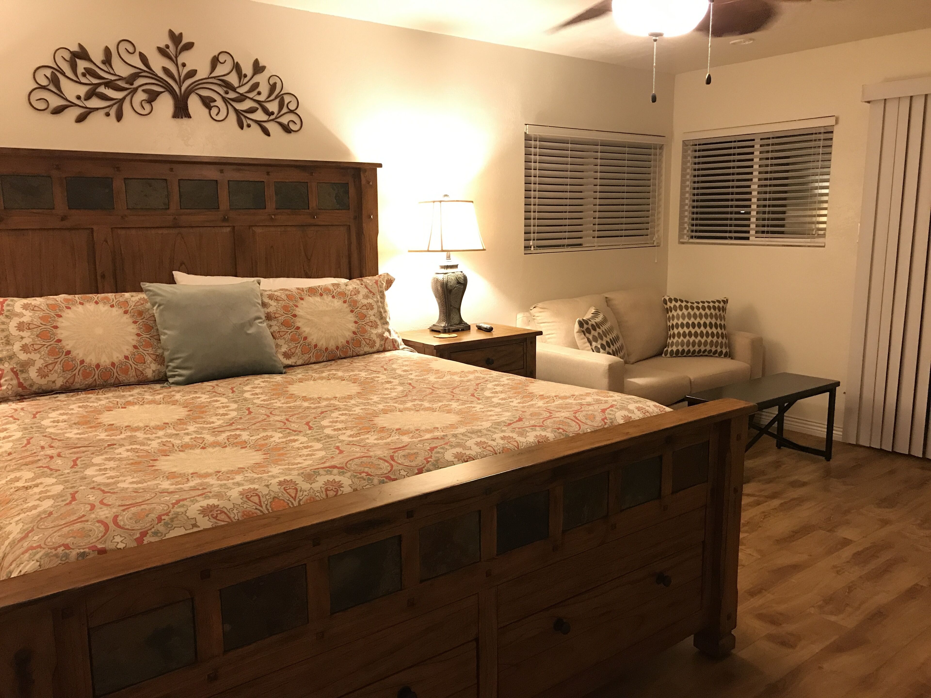 SPACIOUS ONE BEDROOM RIVERFRONT APARTMENT