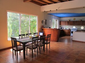 تناول الطعام