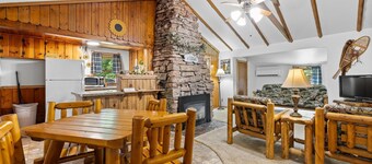 Clean and Comfortable 3 Bedroom Cabin Thirty Minutes from Mt Rushmore - In Rapid City On Canyon Lake Thirty Minutes from Mt Rushmore