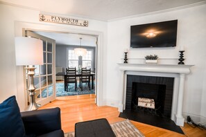 Smart TV, fireplace, table tennis