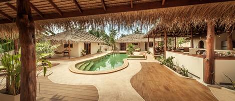 Piscine couverte, piscine extérieure