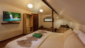 10 bedrooms, in-room safe, desk, iron/ironing board