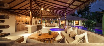 2 Private Tropical villas, 10 bedrooms, Event & Yoga space,  for + 20 guests!