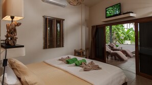 10 bedrooms, in-room safe, desk, iron/ironing board