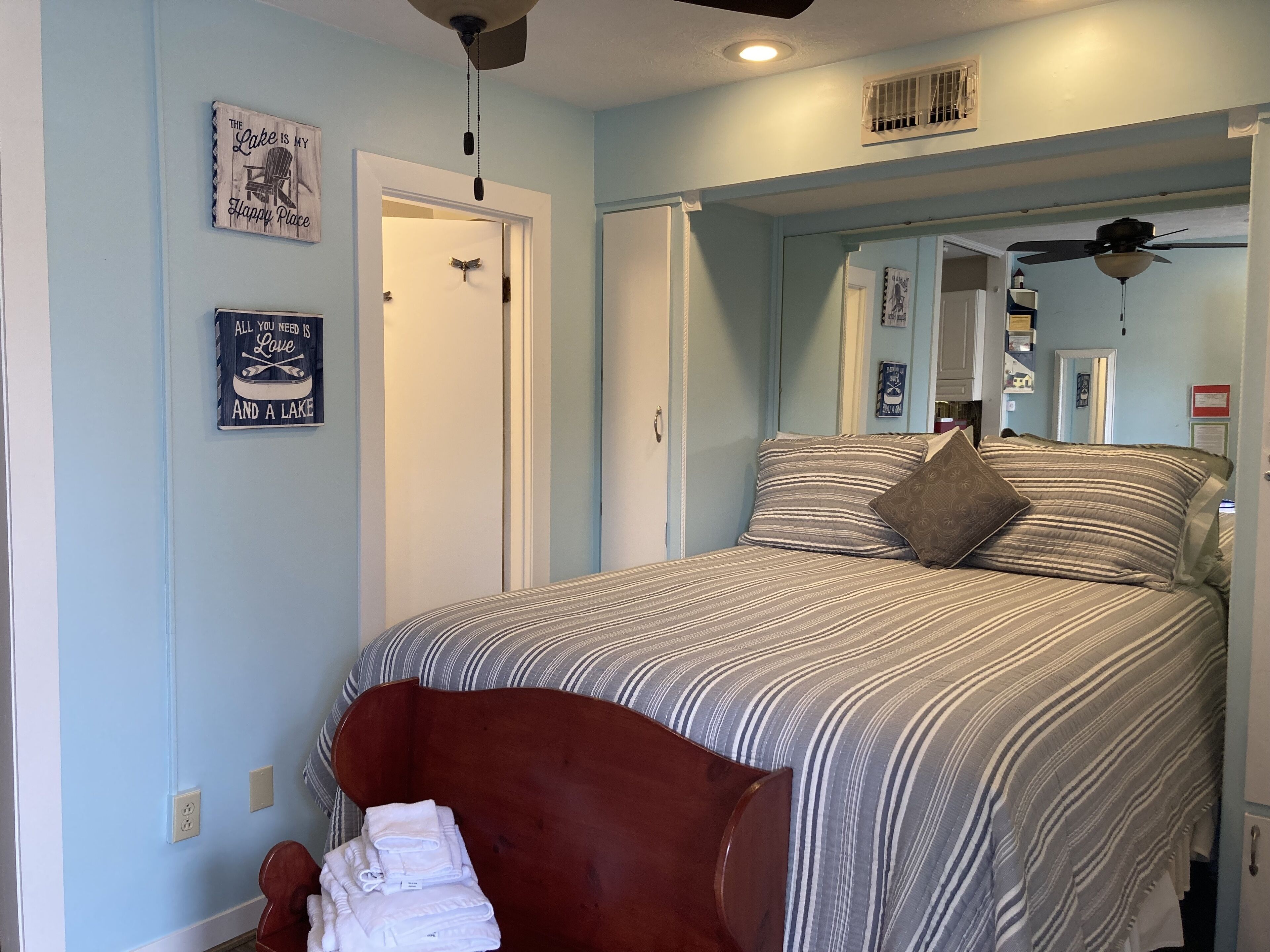 Beautiful Penthouse Condo With Amazing Smith Mountain Lake View