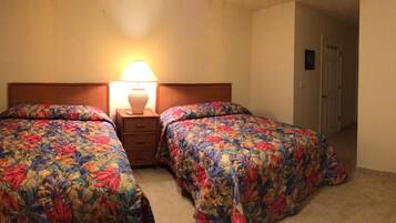 2 Schlafzimmer, BĂŒgeleisen/BĂŒgelbrett, WLAN, BettwĂ€sche