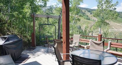 Ski-in/Ski-out Access Quiet location at end of Cul-de-Sac (203048-9004)