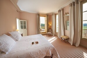 8 Schlafzimmer, Internetzugang, Bettwäsche