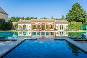 Pool - Luxury chateau for rent in Provence (Sarrians)