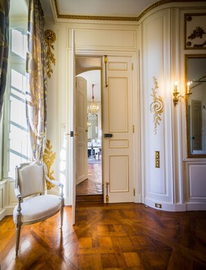 Interior - Luxury chateau for rent in Provence (Sarrians)