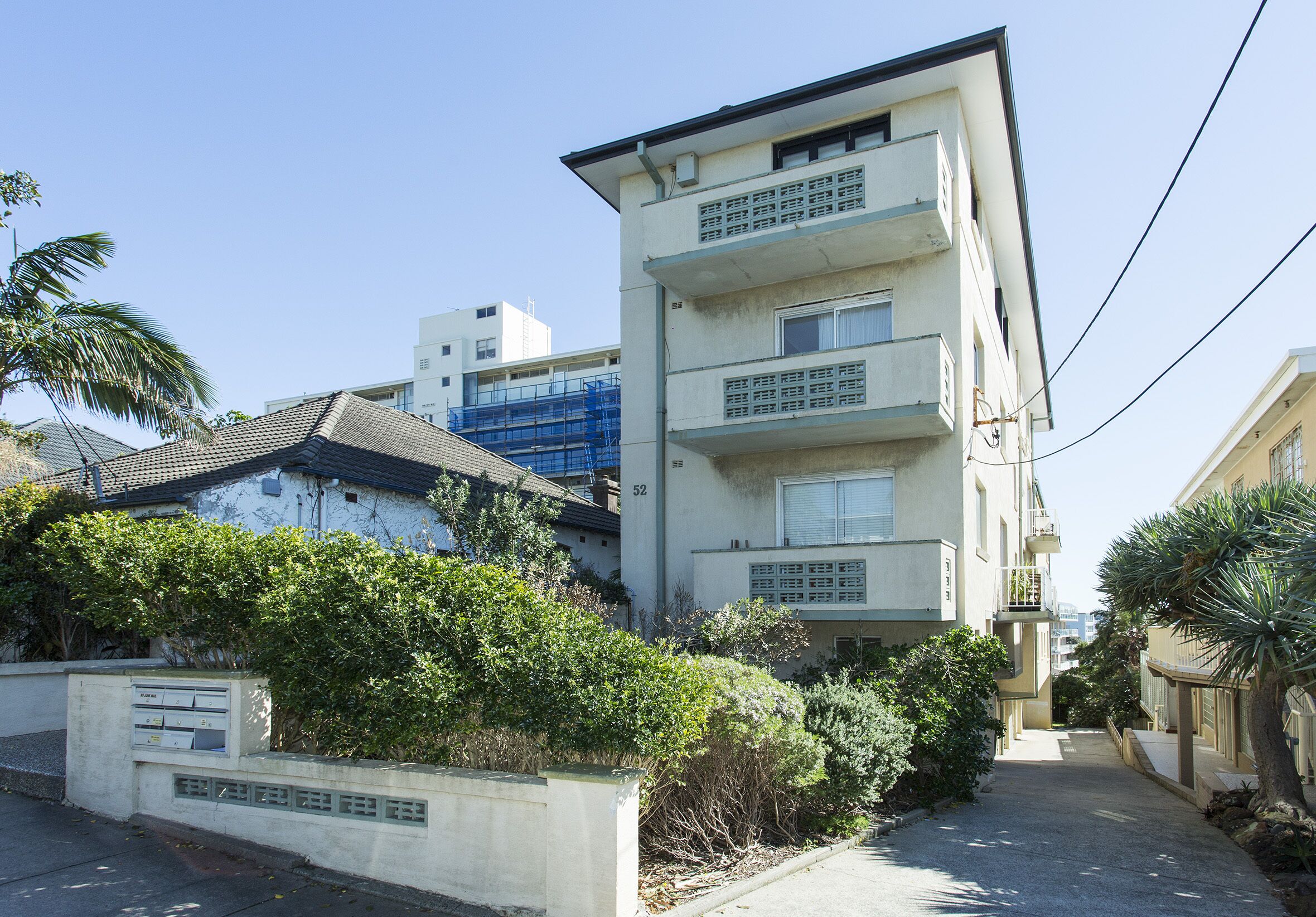 Sweeping Ocean Views - Bondi Beach - 2 bedrooms + parking — image 14