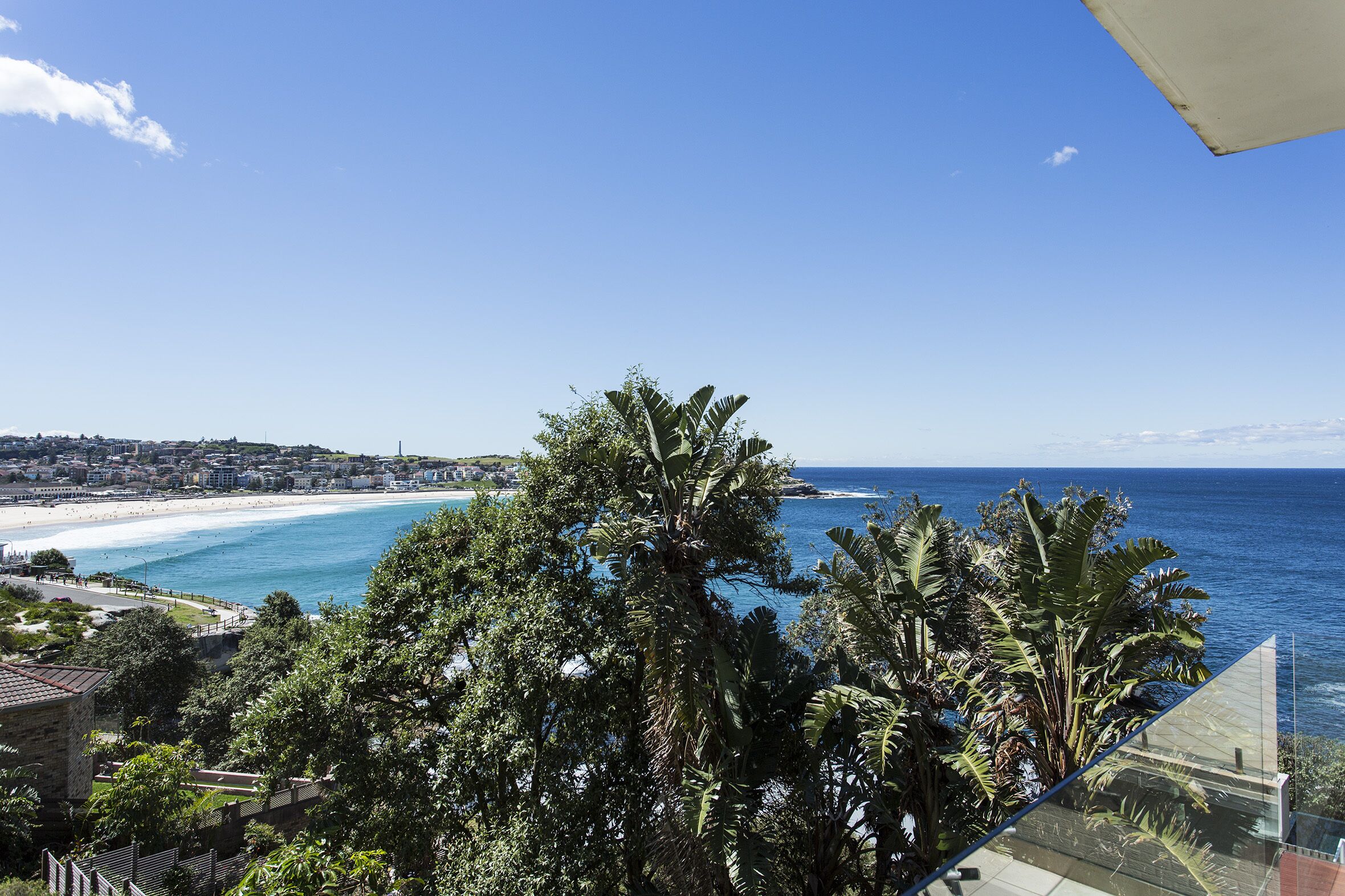 Sweeping Ocean Views - Bondi Beach - 2 bedrooms + parking — image 13