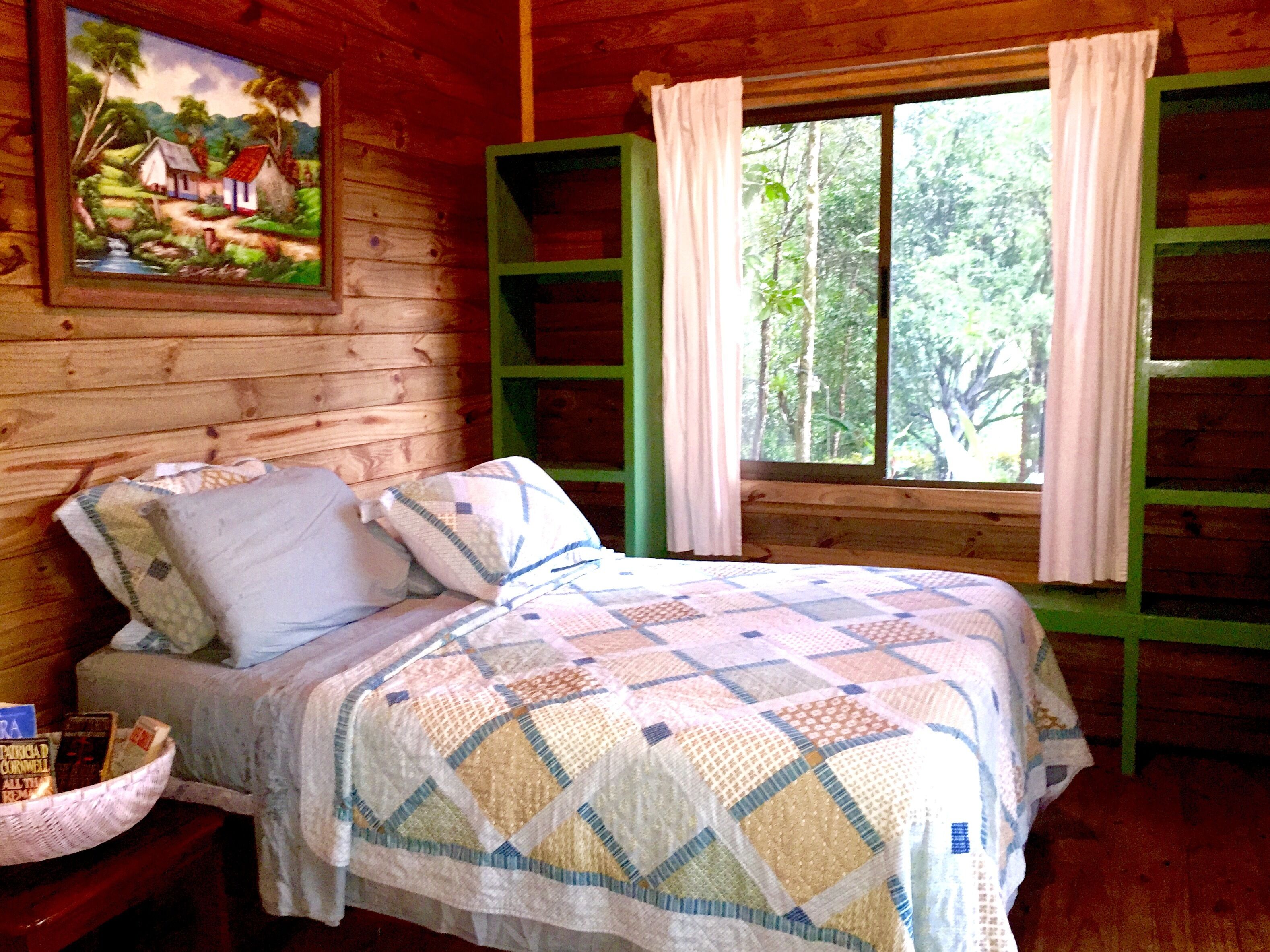 Jungle and river view cabin., lowest nightly rates!!