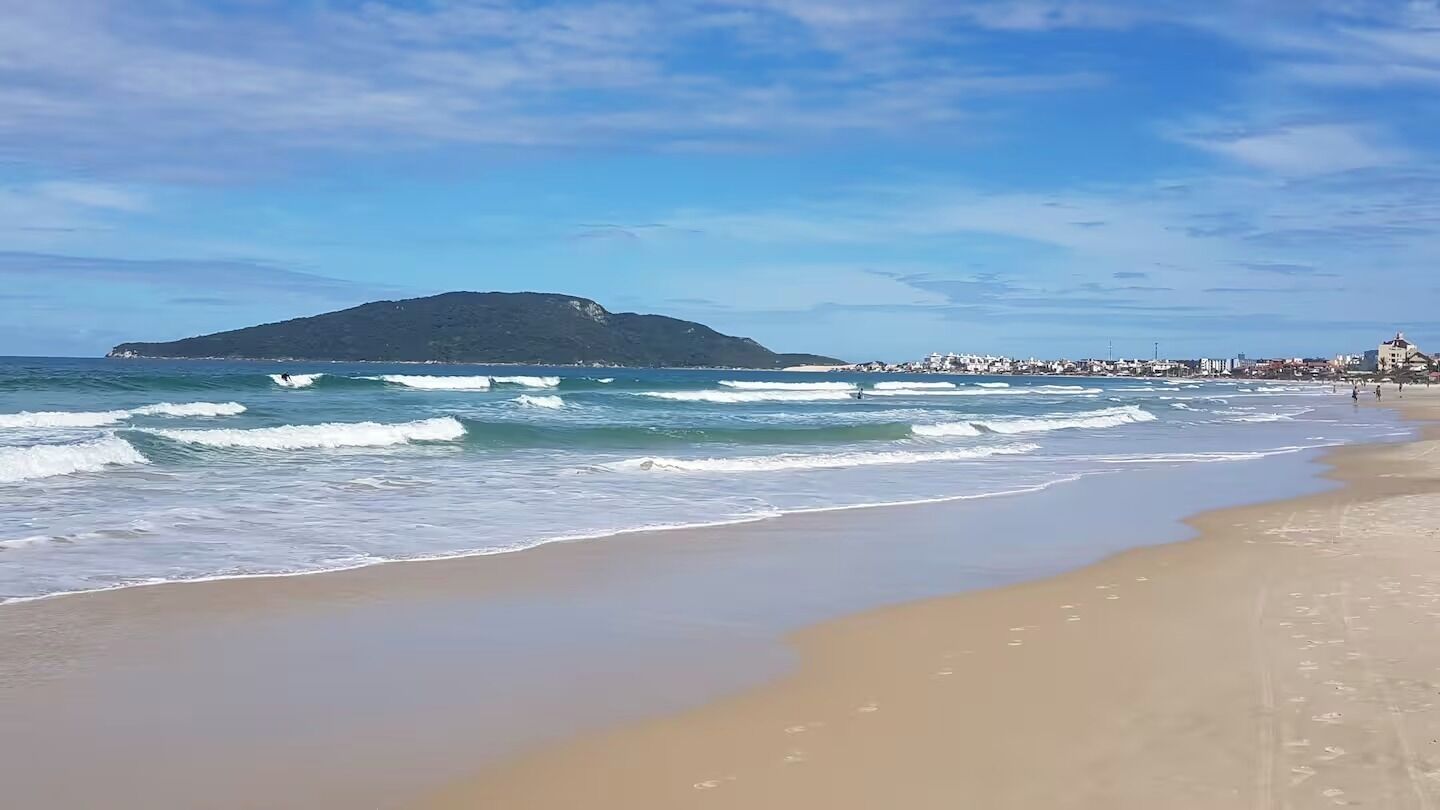 Beach nearby, sun-loungers