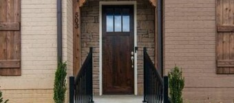 Happy & Chill in West Nashville!