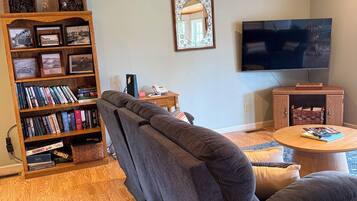 Smart TV, DVD player, table tennis, books