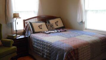 2 bedrooms, desk, iron/ironing board, free WiFi