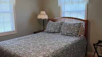 2 bedrooms, desk, iron/ironing board, free WiFi