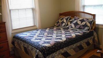 2 bedrooms, desk, iron/ironing board, free WiFi