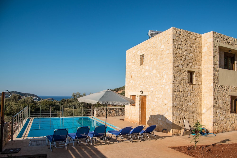 Coral uphoria villa with 46 sqm private pool