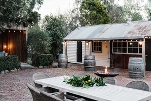 تناول الطعام بالخارج