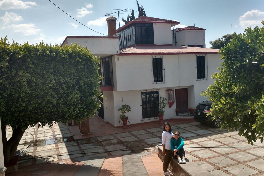 Wonderful Countryside House For Relaxation Or Gatherings. Excellent Location.
