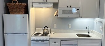 Studio, York Manor, Short Sand Beach