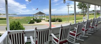 Studio, York Manor, Short Sand Beach