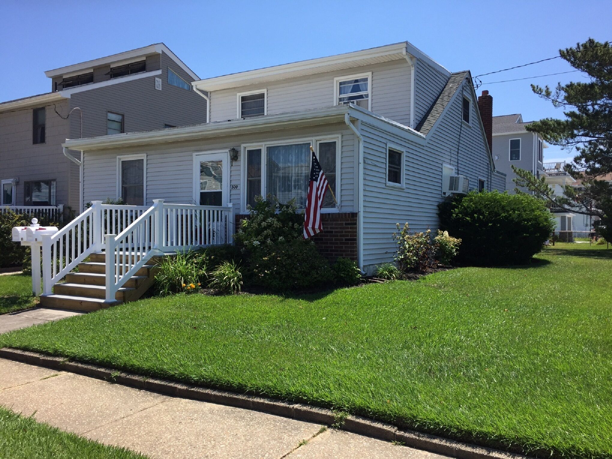 Cute Beach Block Two Bedroom Apartment - Sleeps up to 4 People