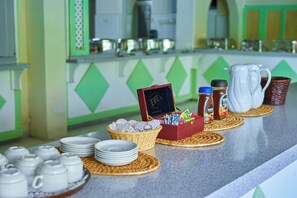 Dining - A peaceful tropical oasis  (Oistins)