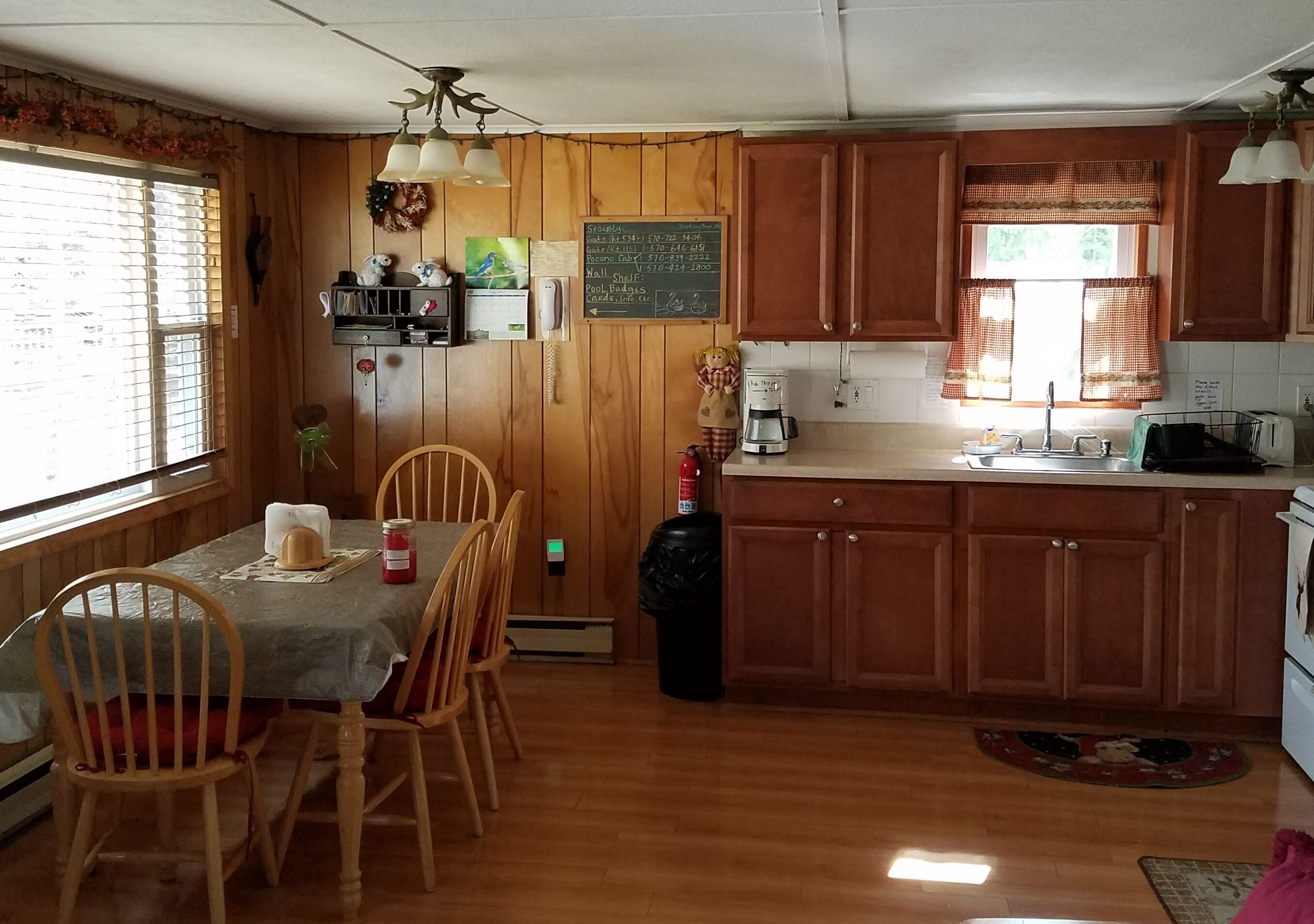 Pocono MT Chalet Away