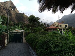 Property grounds - Ribeira Grande Country House (Ribeira Grande)