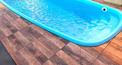 Heated Pool, Air-cond, Living Room and Bedrooms, WiFi, COMPLETE HOUSE! (Est. Sun)