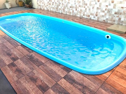 Heated Pool, Air-cond, Living Room and Bedrooms, WiFi, COMPLETE HOUSE! (Est. Sun)