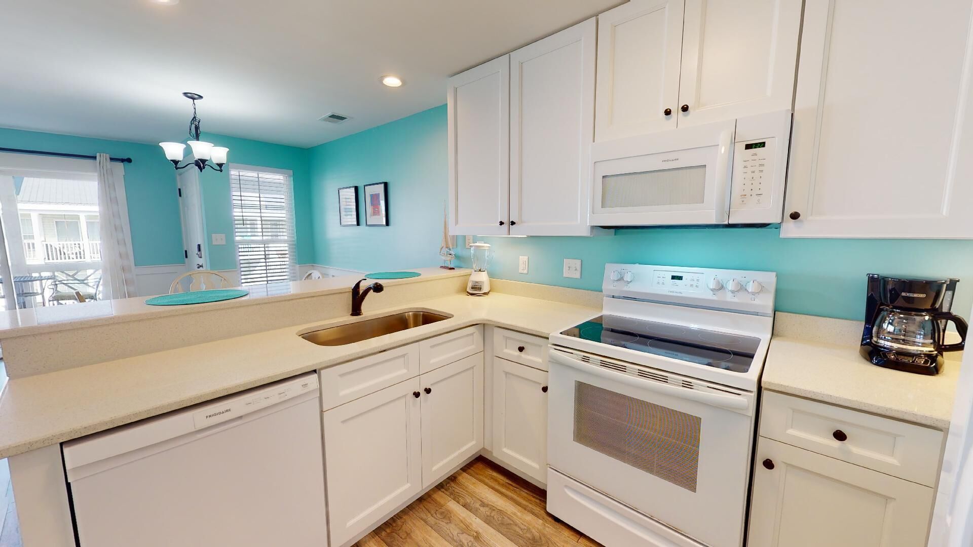 South Beach Ocean Condos, South - Unit 8 - Just Steps to the beach - Ocean View