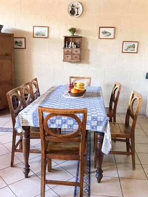 Dining - Il- Liedna Farmhouse with private pool and beautiful views..................... (Gharb)