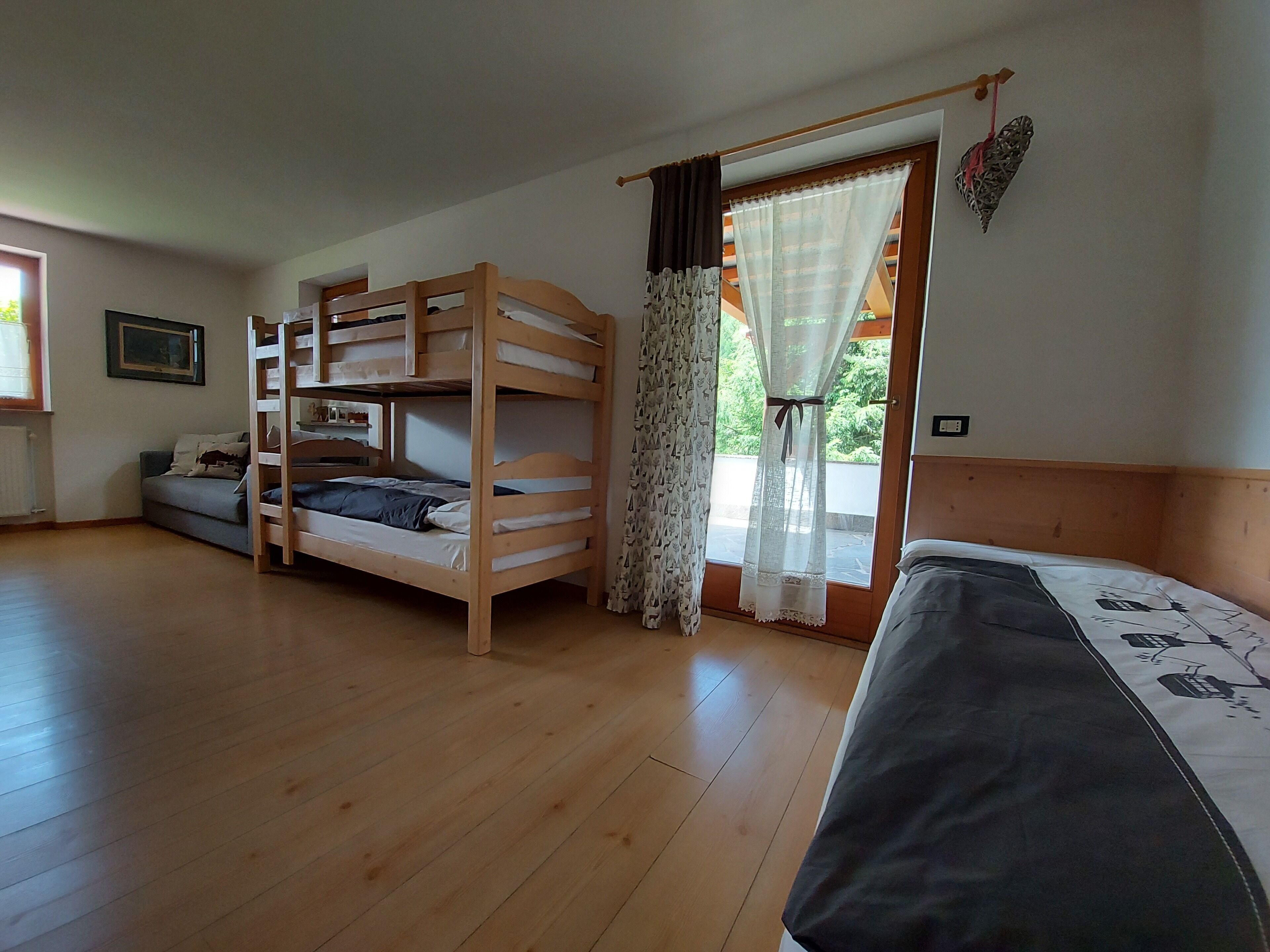 Chalet Villa Rita - ground floor apartment with private garden and terrace