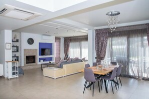 Flat-screen TV, DVD player - Villa Elena in Ialysos (Ialisos)