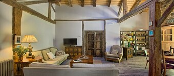 The Rural Apartment - Maria's Rural House