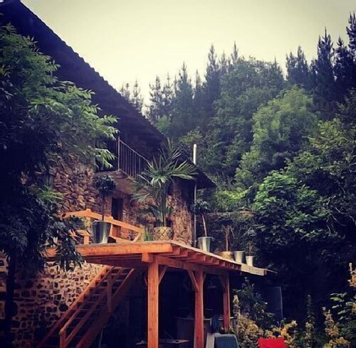 Rural apartment, special for families and pets, river and mountain views.