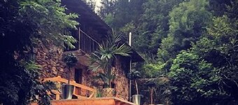 Rural apartment, special for families and pets, river and mountain views.