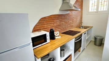 Microwave, dishwasher