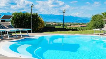 Piscina all'aperto