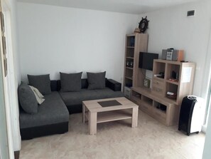 TV - Robinson holiday house directly on sea (Pašman)