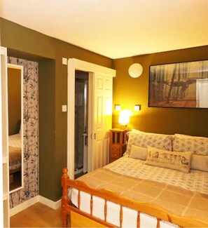2 bedrooms, iron/ironing board, Internet, bed sheets
