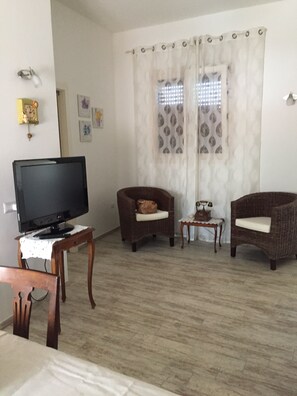 TV - new apartment in the center (Pula)